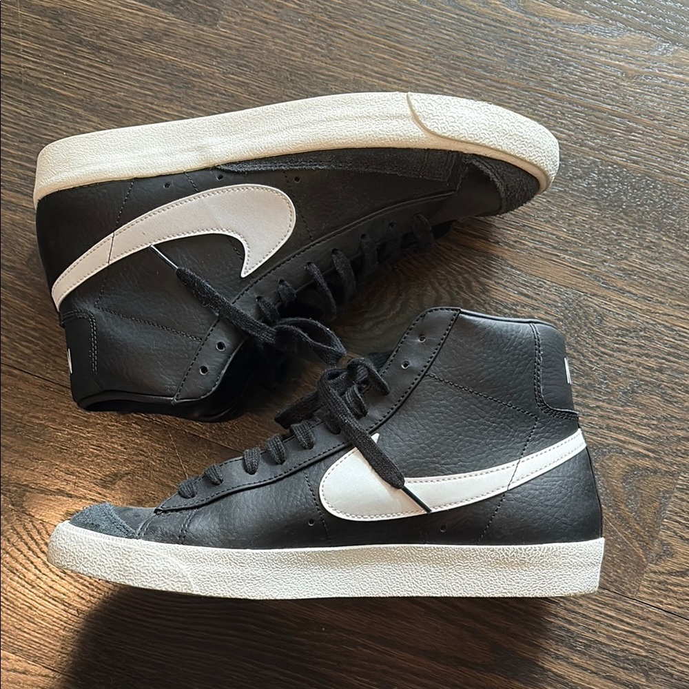 Nike Men's Black High-Top Sneakers